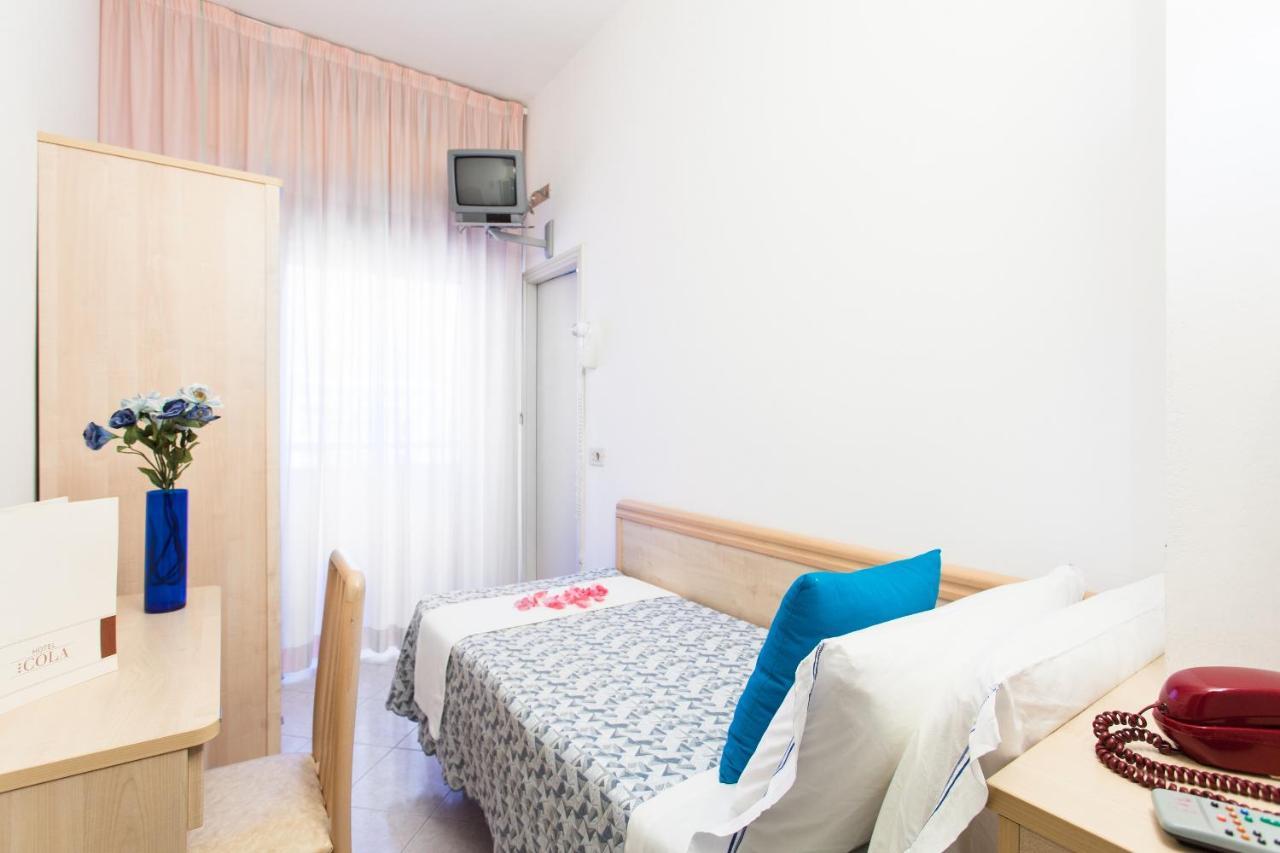 Hotel Cola Bellaria-Igea Marina Exterior foto