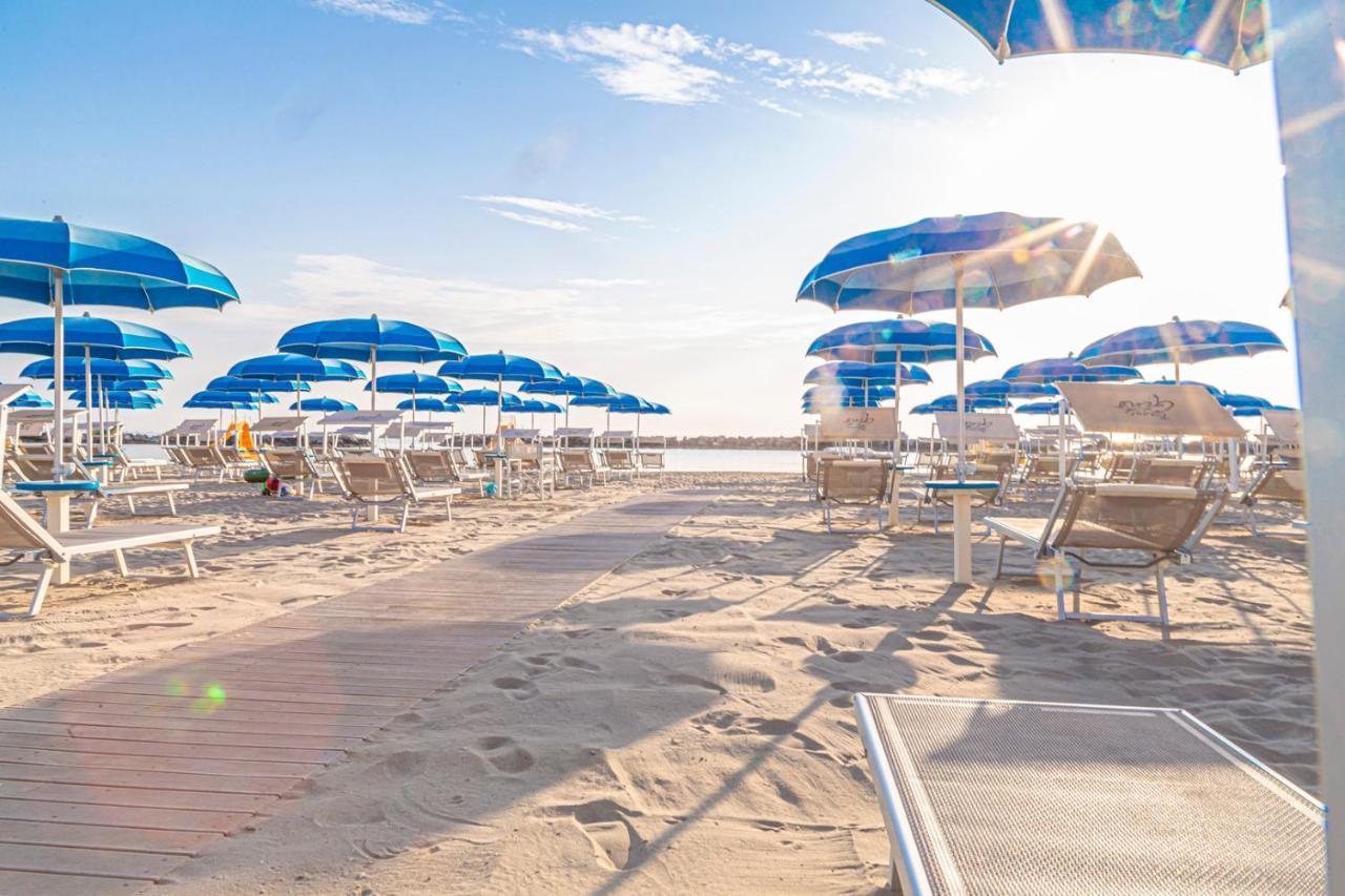Hotel Cola Bellaria-Igea Marina Exterior foto