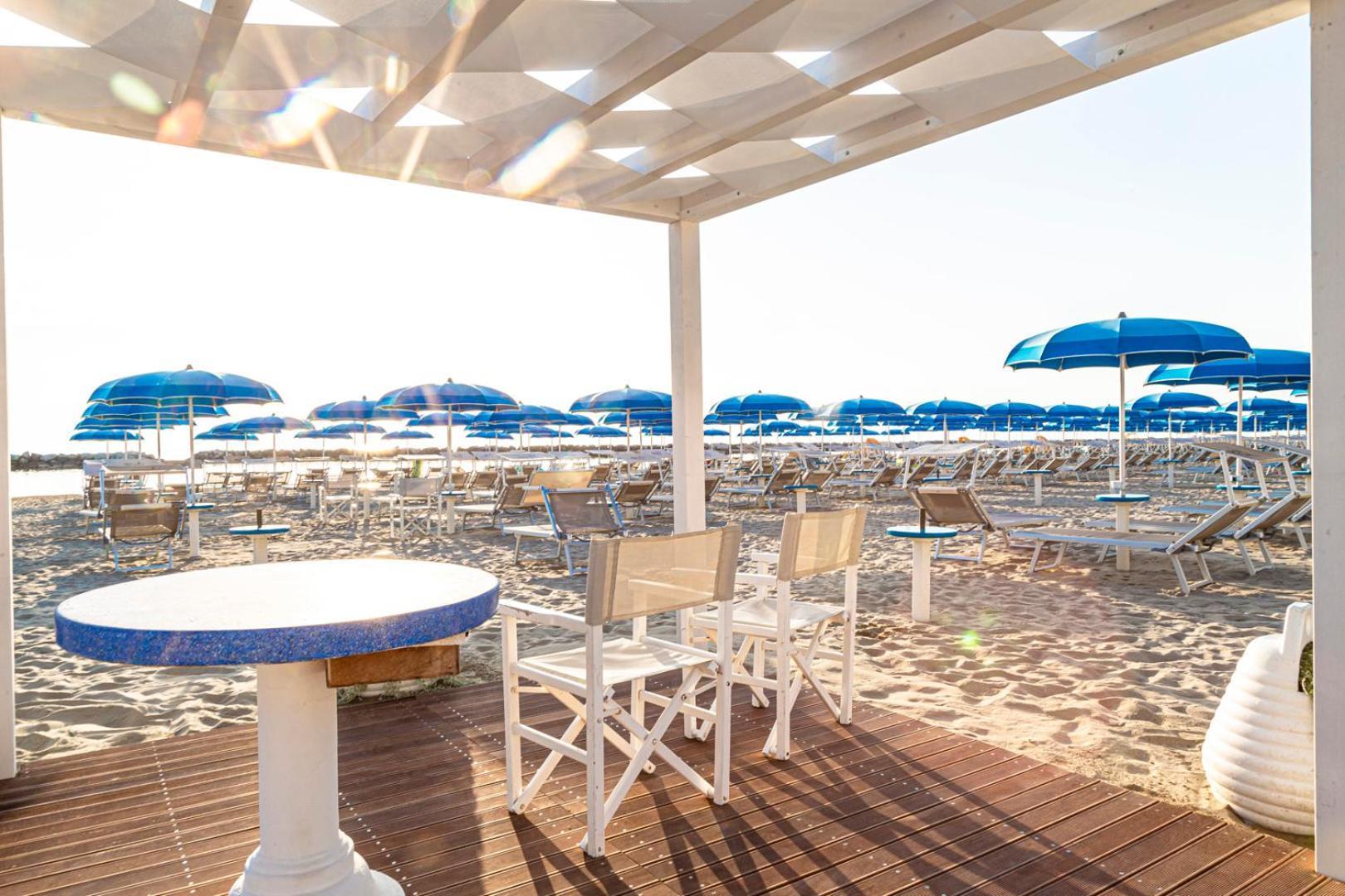 Hotel Cola Bellaria-Igea Marina Exterior foto