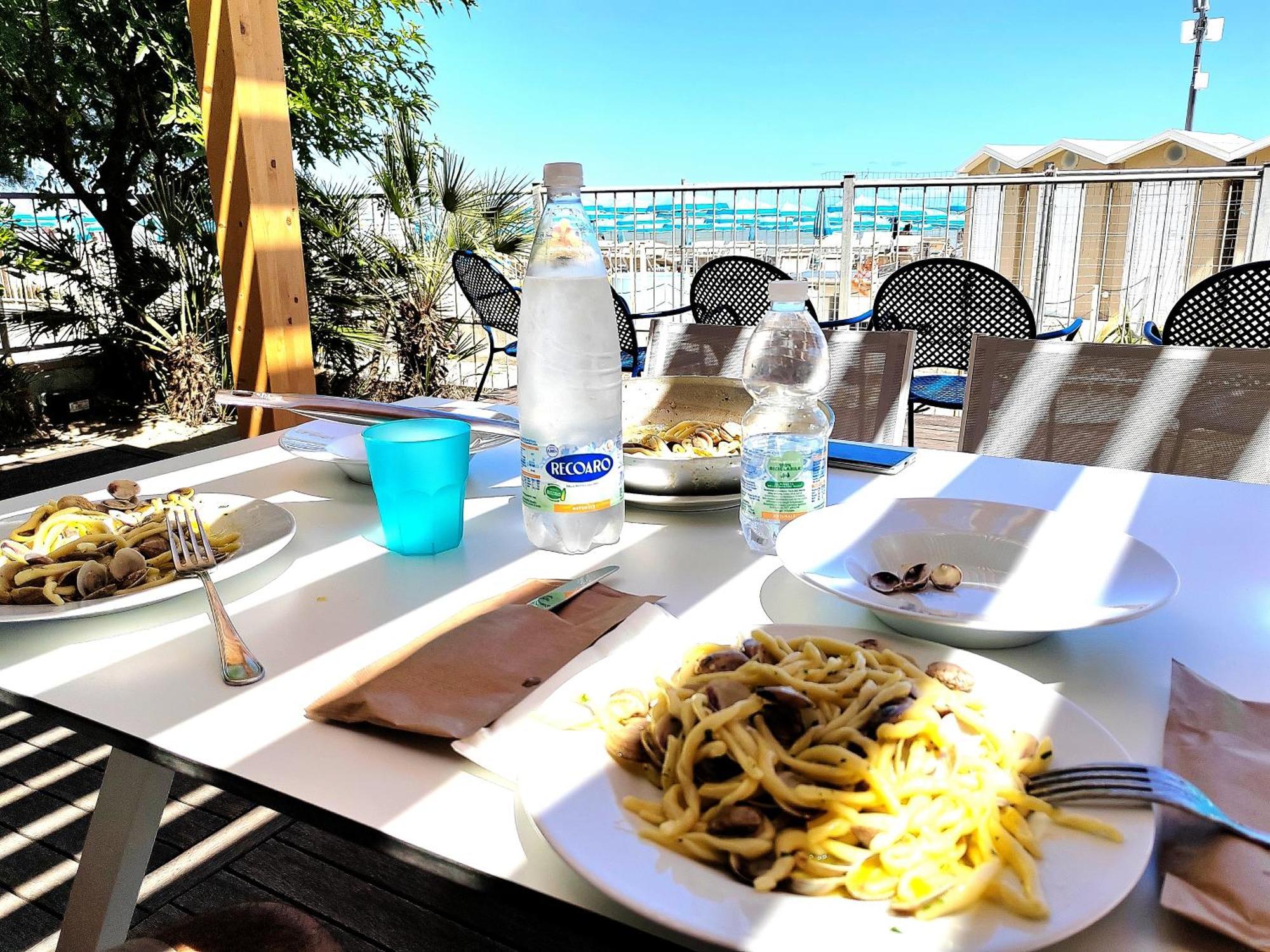 Hotel Cola Bellaria-Igea Marina Exterior foto